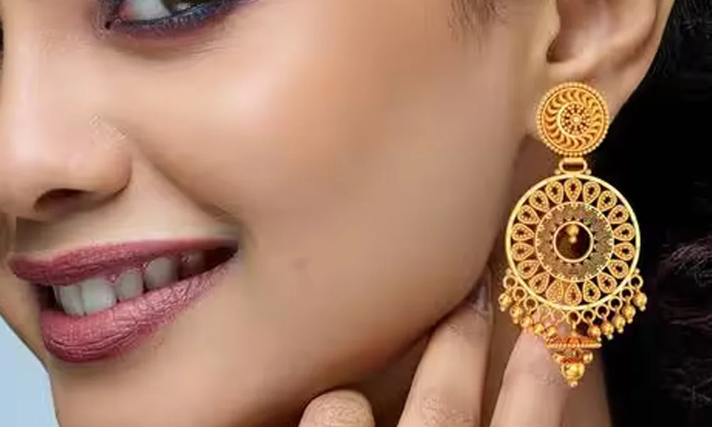 How To Choose The Right Bridal Gold Earrings Designs For Your Face Shape